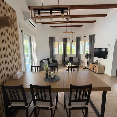 Villa La Sella - Serviden Muntanya la Sella